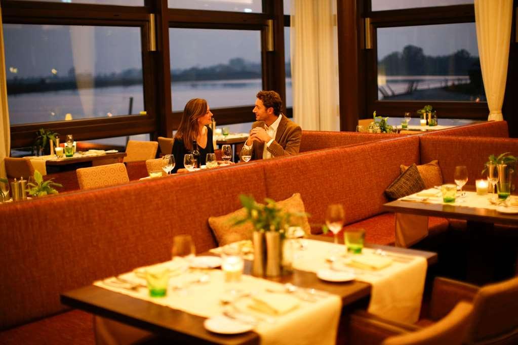 St. Martins Therme & Lodge Frauenkirchen Restaurant photo